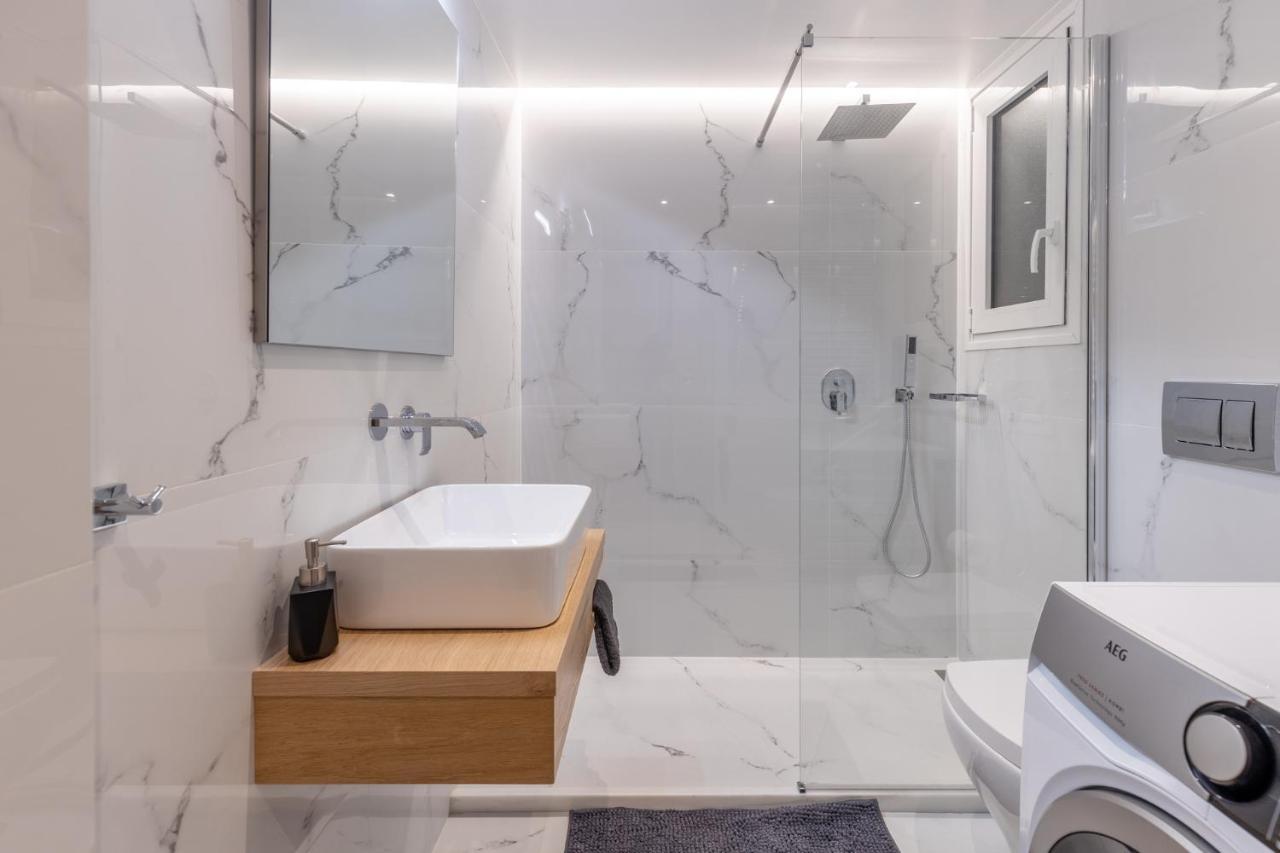 Elegant Apt 5' From Ampelokipi Metro Station Athen Exterior foto
