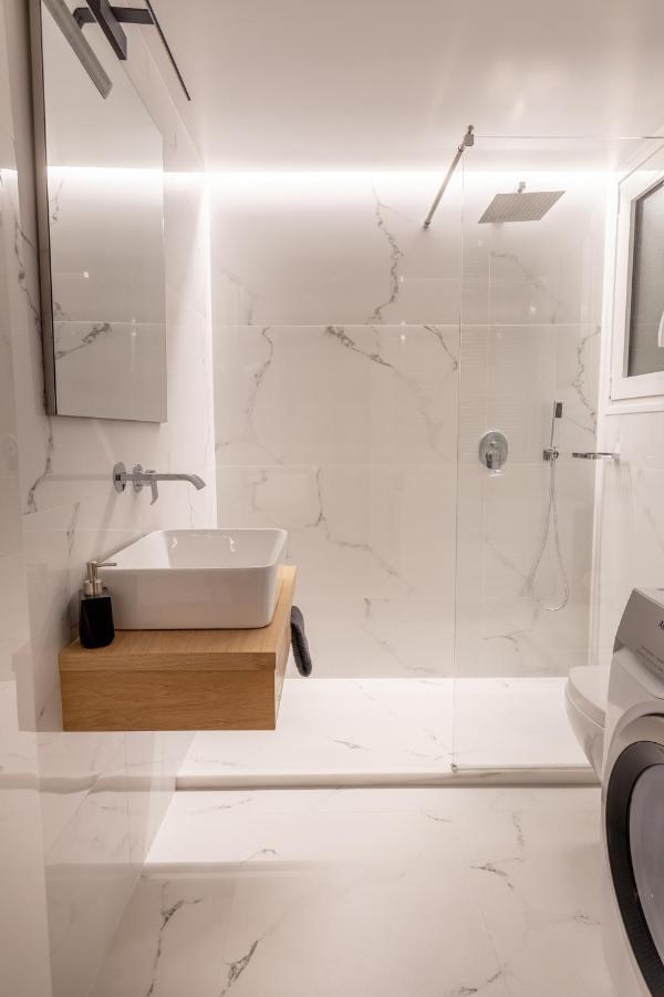 Elegant Apt 5' From Ampelokipi Metro Station Athen Exterior foto