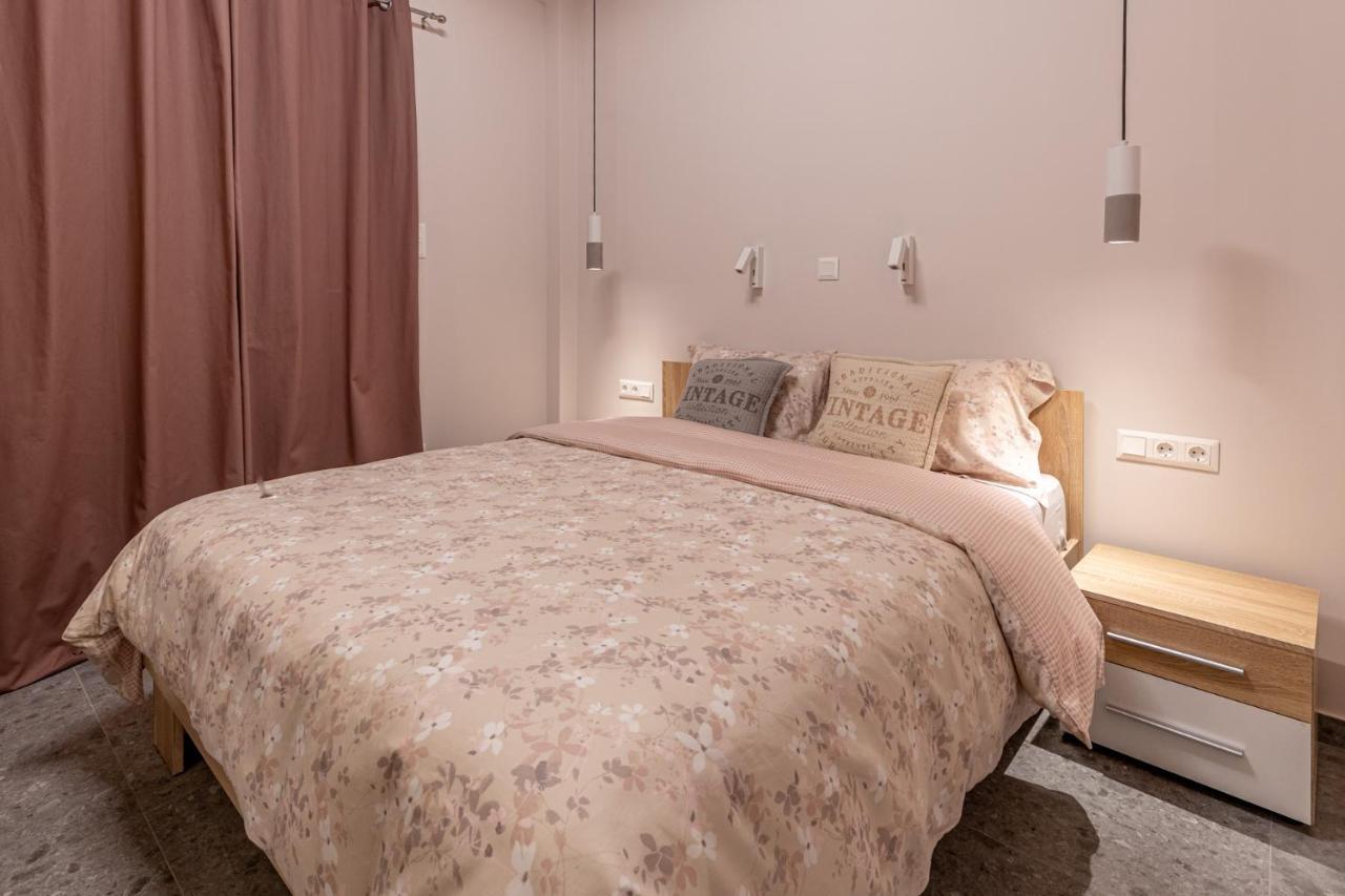 Elegant Apt 5' From Ampelokipi Metro Station Athen Exterior foto